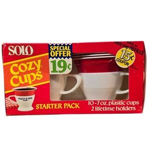 Vintage 1970s Red SOLO Cozy Cups Unopened 10 Plastic Cups, 2 Lifetime Holders‎
